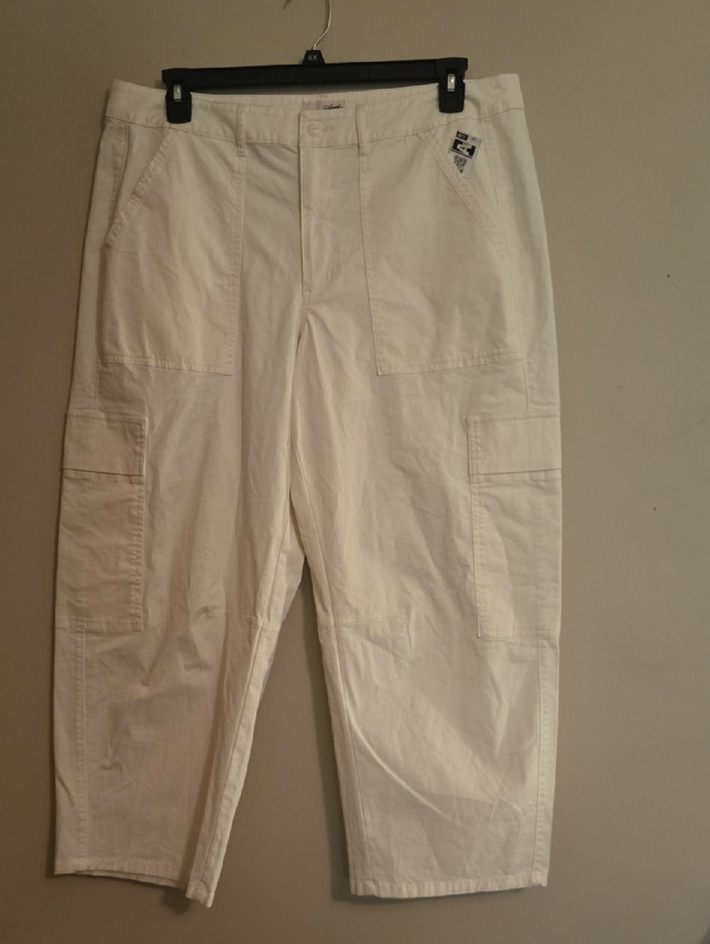 Universal Thread Women's Straight-Leg Cargo Pants in Off-White
